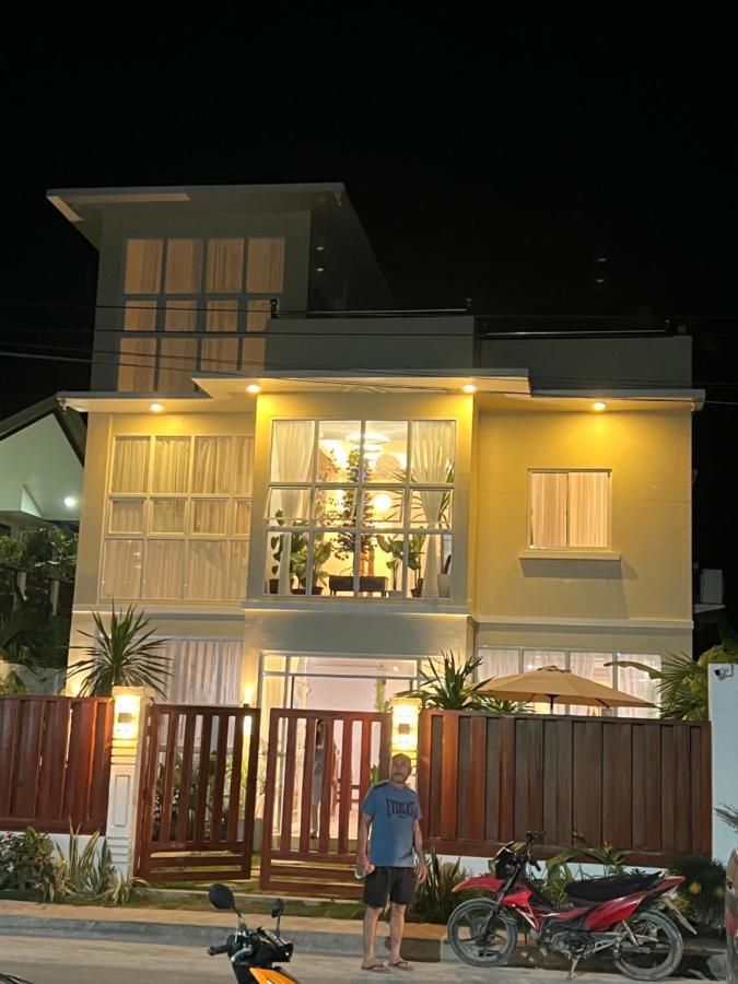 Rich-Vania Suites General Luna  Esterno foto