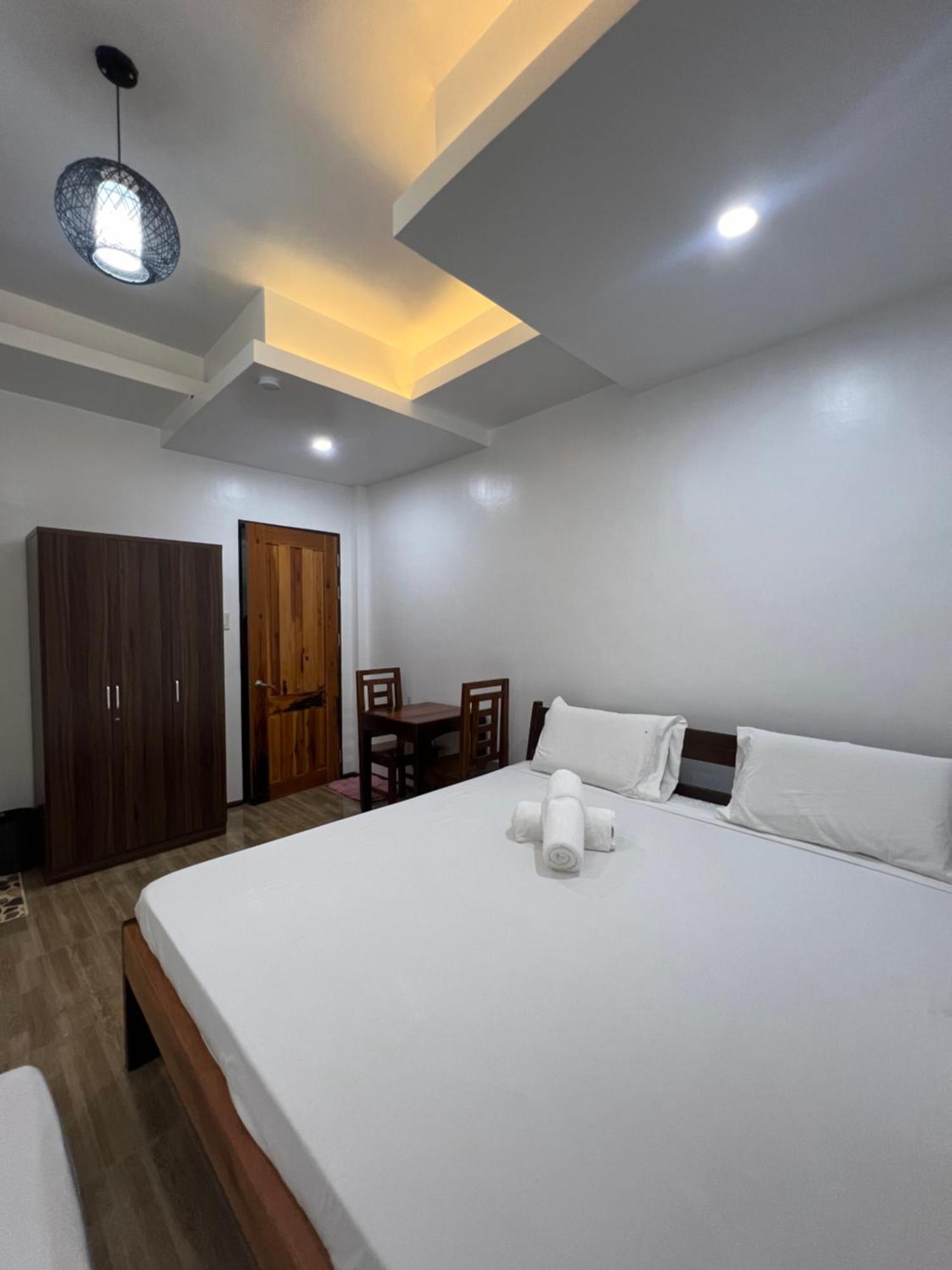 Rich-Vania Suites General Luna  Esterno foto